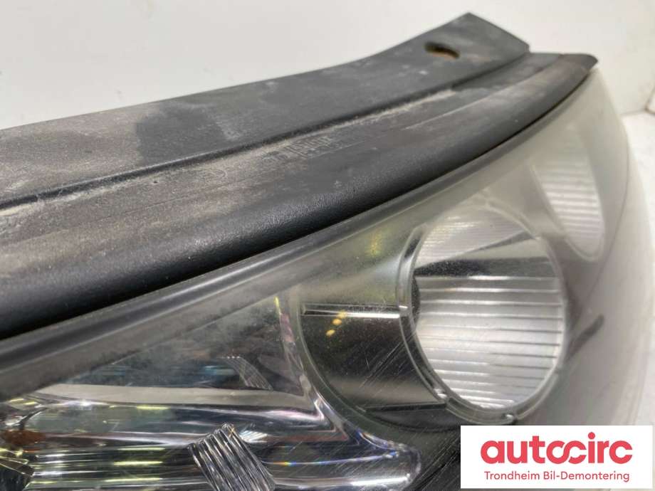 Frontlykt høyre halogen til Hyundai Santa Fe 2006-2009 (Type II, Fase 1) (LES INFO|92102-2BXXX|92102-2B021|921022B021| 921022BXXX)