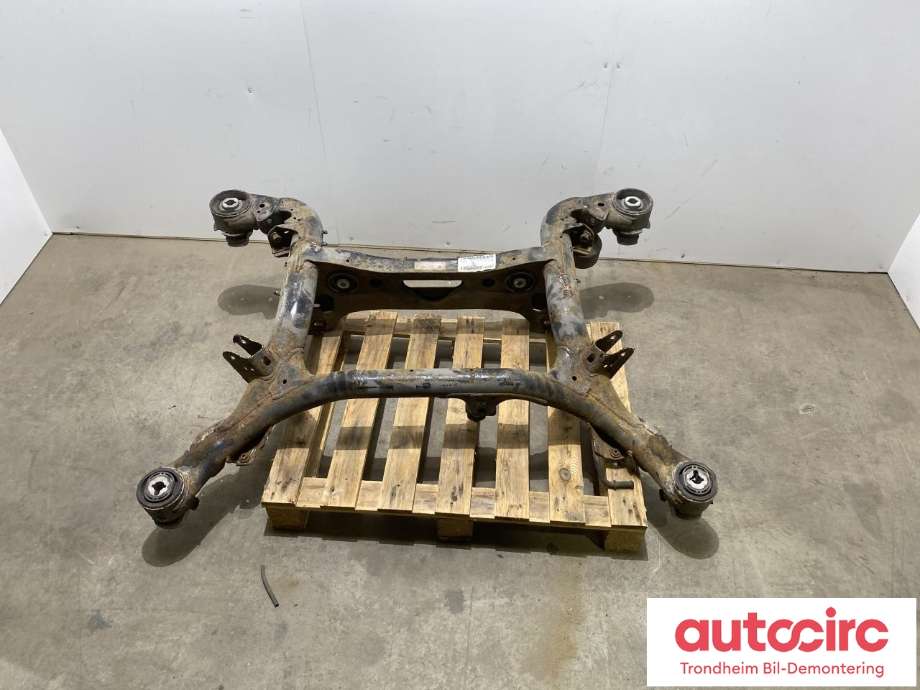 Travers bak til Audi Q7 2015-->> (Type II) (4M0505235BE|4M0505235BS|)