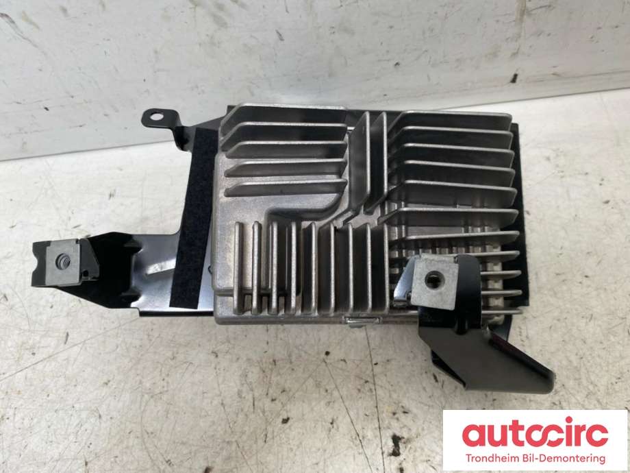 Bilstereo forsterker til BMW 2-Serie, Active/Gran Tourer 2014-->> (F45/F46) (F45/F46) (..|9375049|65122622759|65129375049)
