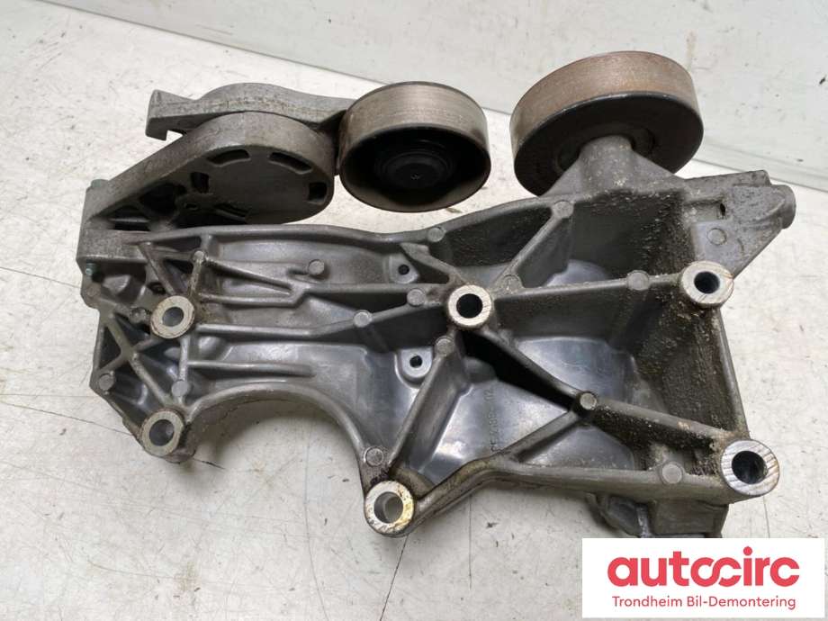 Dynamobrakett til Audi A4 2001-2004 (Type II) (B6) (B6) (...|06D903143C|06D903141G|)