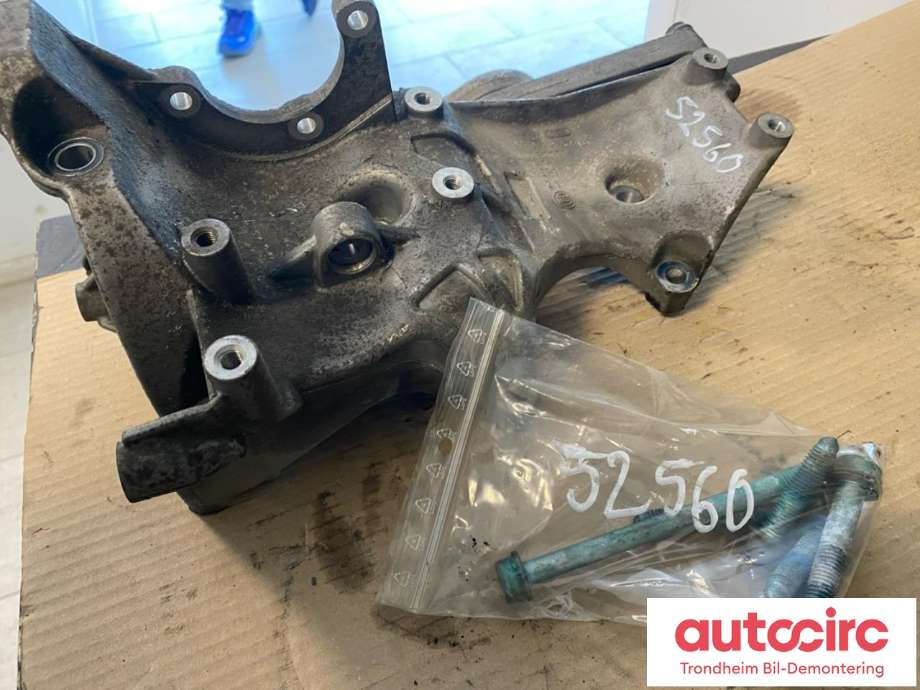 Dynamobrakett til Audi A4 2001-2004 (Type II) (B6) (B6) (...|06D903143C|06D903141G|)