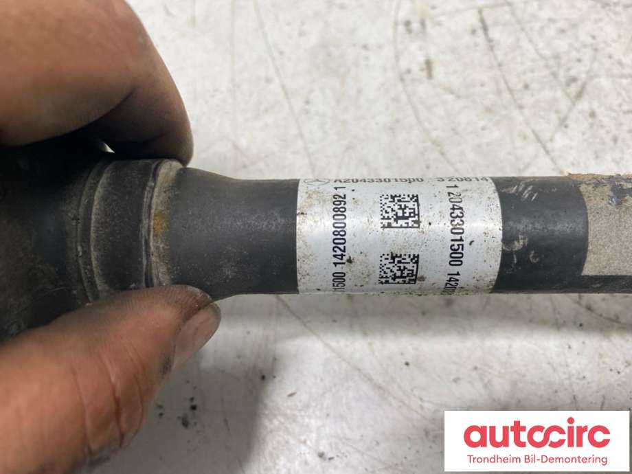Drivaksel venstre foran, diesel/automat til Mercedes GLK 2008-2015 (X204) (X204) (A2043301501|A2043302201|A2043302601| A2043301500| A 204 330 22 01| A 204 330 26 01| A 204 330 15 00| A 204 330 15 01)