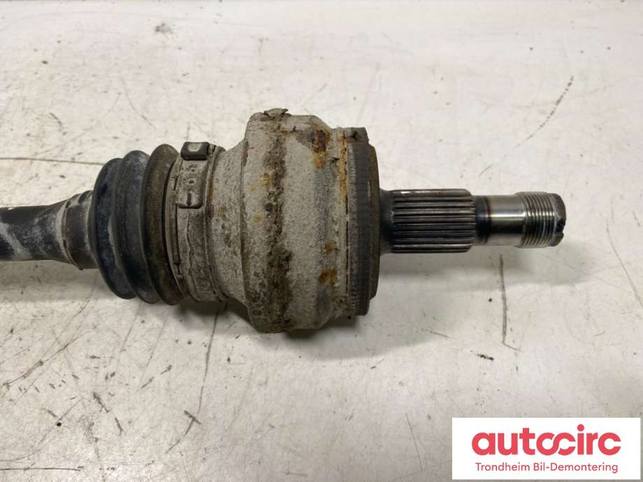 Drivaksel venstre bak, diesel/automat til Mercedes GLK 2008-2015 (X204) (X204) (A2123502110|A2123508211|A 212 350 21 10| A 212 350 82 11)
