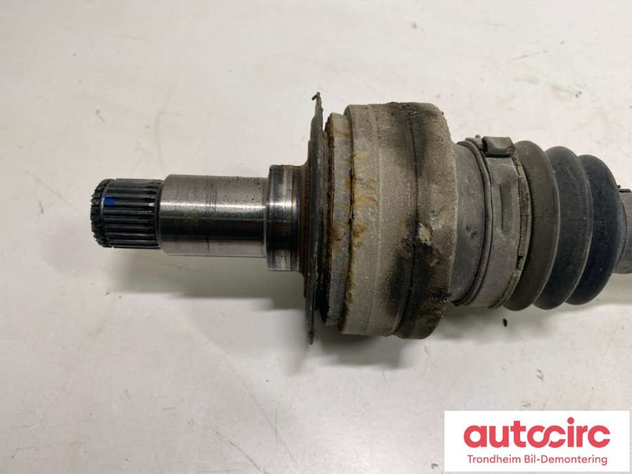 Drivaksel venstre bak, diesel/automat til Mercedes GLK 2008-2015 (X204) (X204) (A2123502110|A2123508211|A 212 350 21 10| A 212 350 82 11)