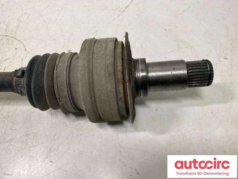 Drivaksel høyre bak, diesel/automat til Mercedes GLK 2008-2015 (X204) (X204) (A2123502110|A2123508211|A 212 350 21 10| A 212 350 82 11)