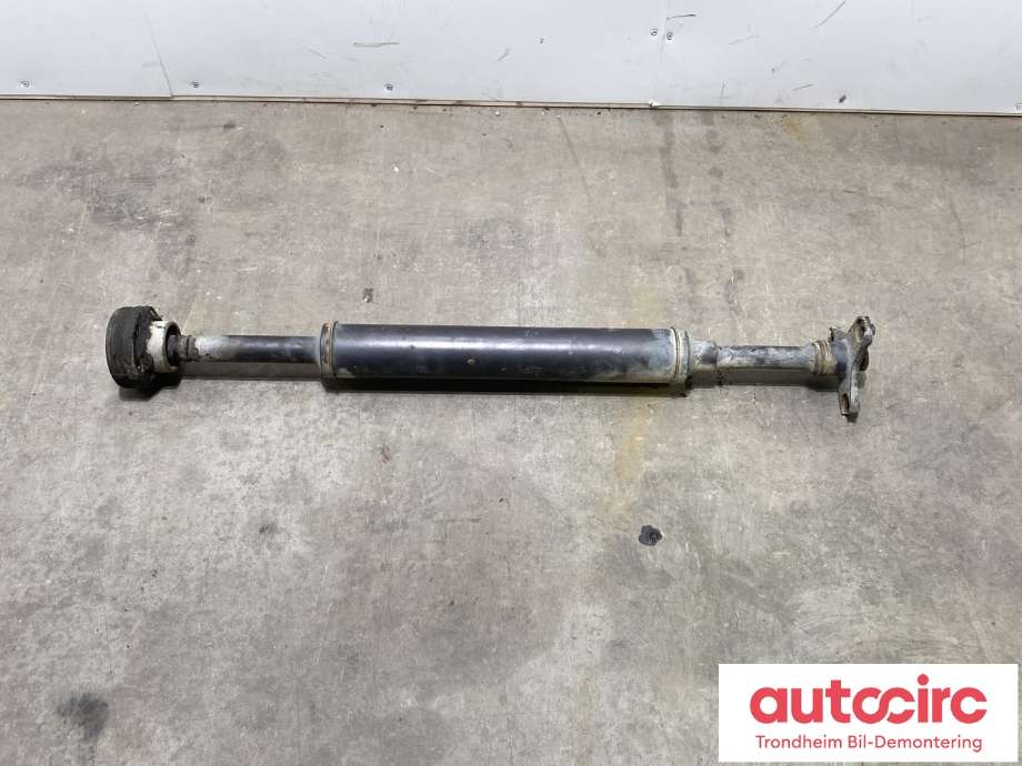 Mellomaksel bakre til VW Transporter / Caravelle 1990-2003 (T4) (T4) (7D0521109|)