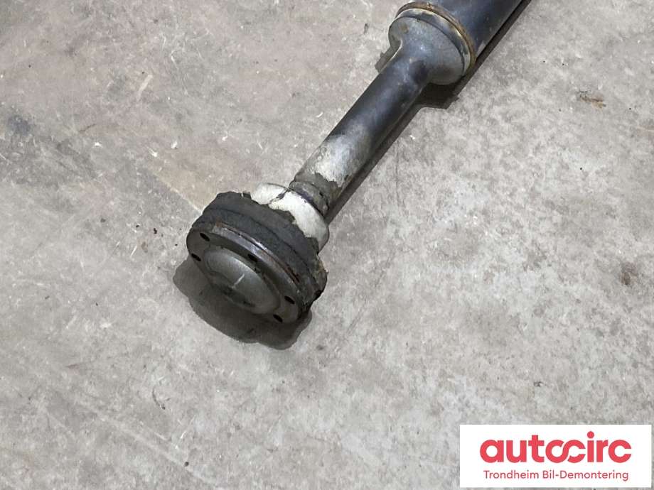 Mellomaksel bakre til VW Transporter / Caravelle 1990-2003 (T4) (T4) (7D0521109|)