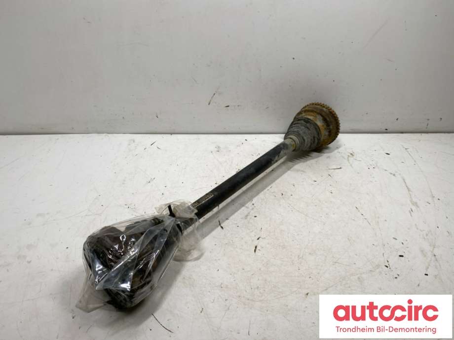 Drivaksel venstre bak, diesel/manuell til VW Transporter / Caravelle 1990-2003 (T4) (T4) (7D0501201AX|)