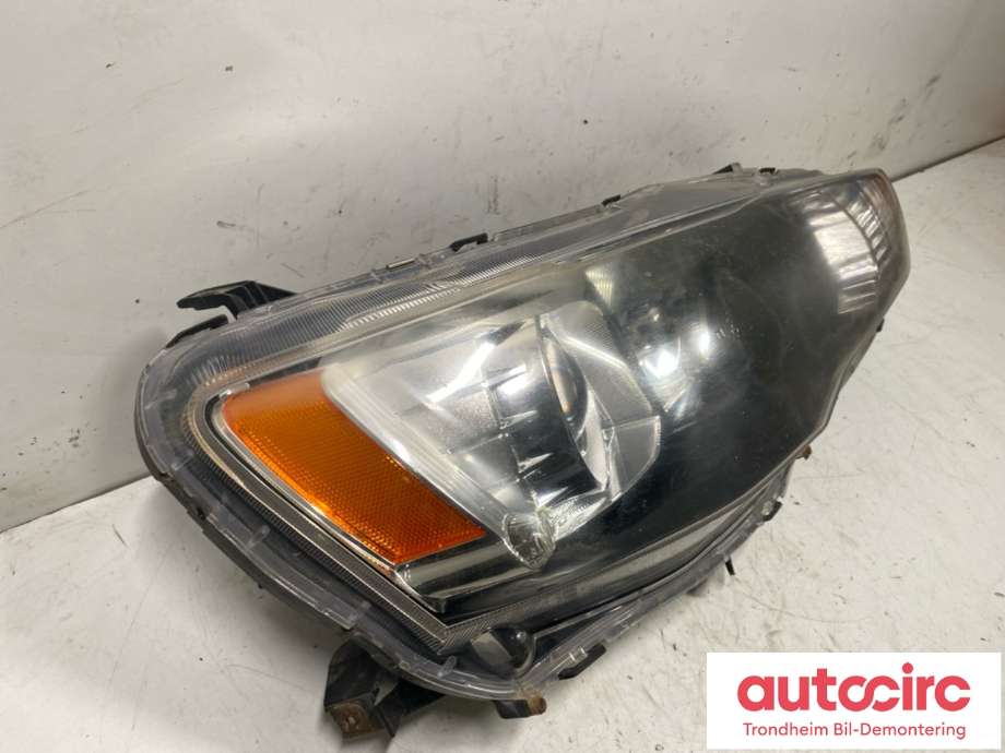 Frontlykt høyre xenon til Mitsubishi Lancer 2008-2017  (8301B256|)