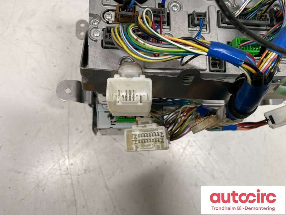 Bilstereo navigasjon til Peugeot 4007 2007-2012  (6574 PF|16 081 243 80|1608124380| 79070608K| 8750A138)