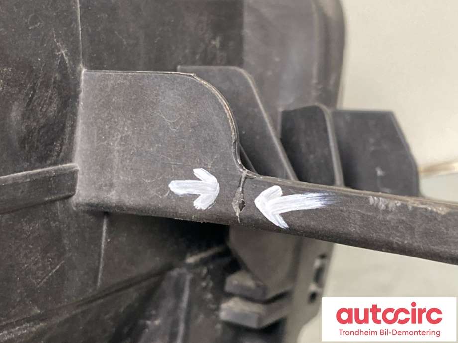 Frontlykt venstre halogen til Opel Combo E 2019-->>  (9816826080|1634151380|)