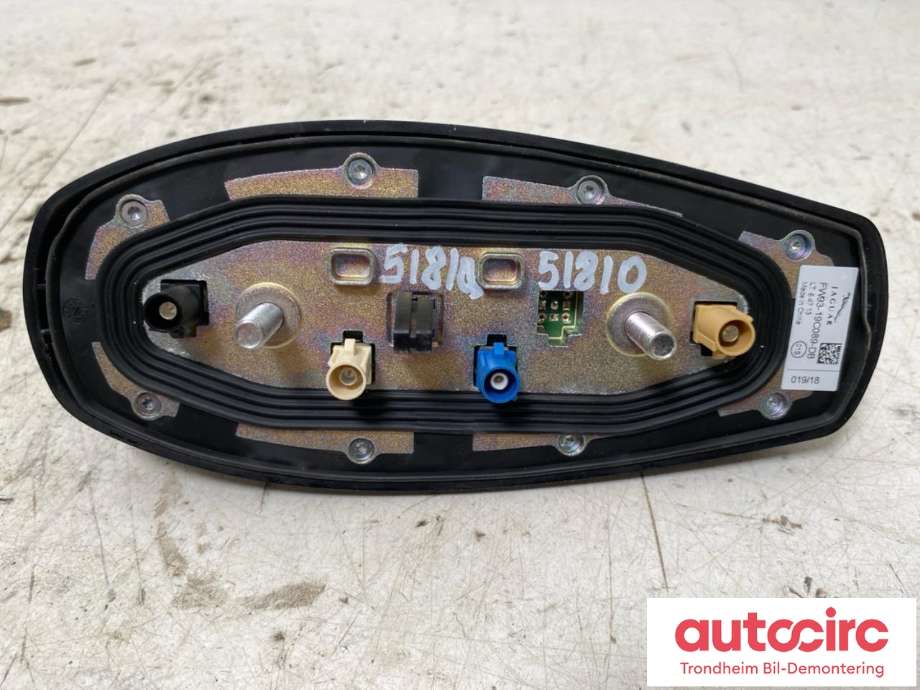 Antenne navigasjon til Jaguar I-PACE 2018-->>  (C2D53079|FW93-19C089-DB|C2D43563LML|FW9319C089KA8LML|)