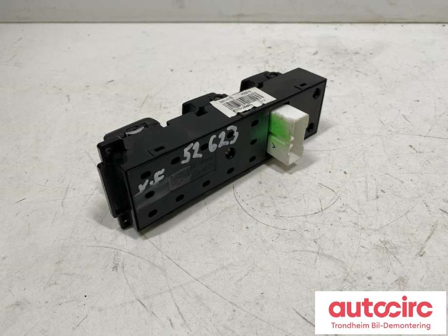 Bryter ruteheis førerdørspanel til Hyundai Santa Fe 2006-2009 (Type II, Fase 1)  (..|93570-2B000S4|935702B000S4|)