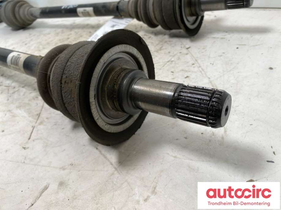 Drivaksel venstre bak, diesel/automat til BMW 5-Serie 2010-2017 (F10/F11) (F10/F11) (7581027|33207581027|7581027AI03)