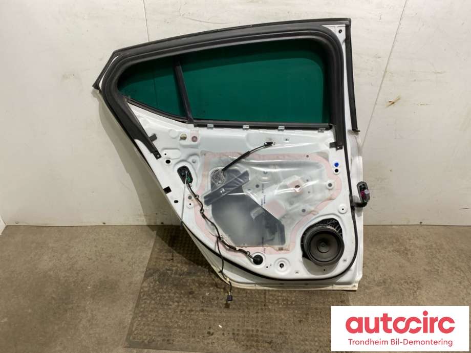 Dør venstre bak til Opel Astra K 2015-->>  (39028991|39094742|39066401|)