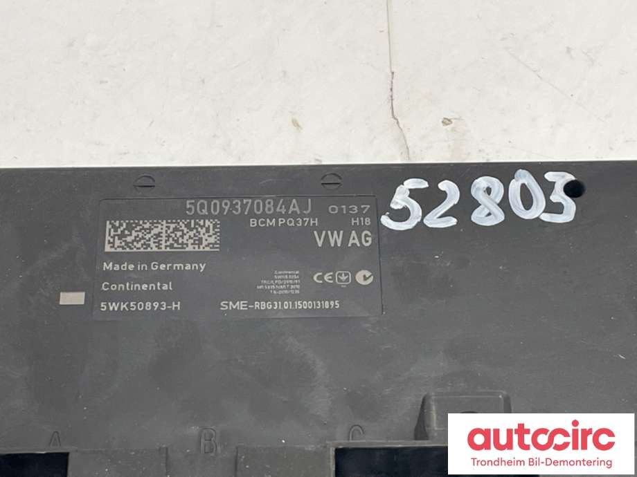 Styreenhet comfort (BCM) til Škoda Octavia 2013-2016 (Type III, Fase 1)  (CONTINENTAL|5Q0937084AJ|)