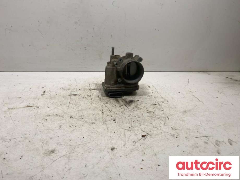 Spjeldhus til Suzuki Kizashi 2010-2014  (1340057L01|5M11 1500|142004M22)
