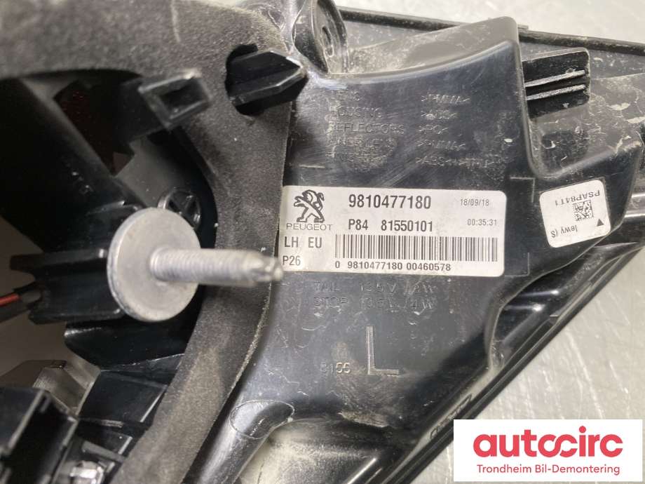 Baklykt venstre ytre til Peugeot 3008 2016-->> (Type II) (9810477180|)