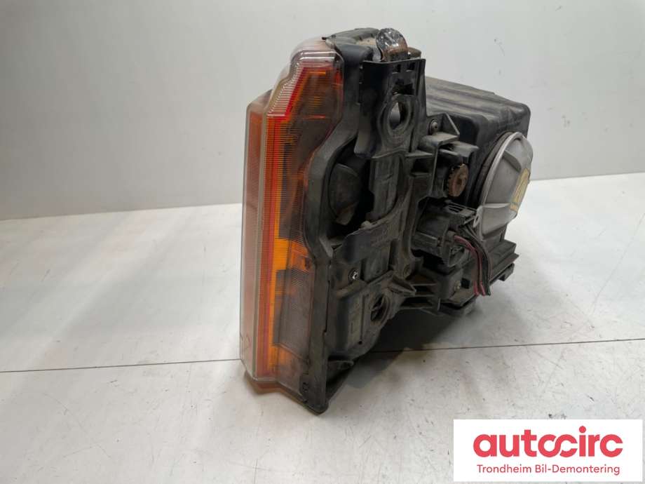 Frontlykt venstre xenon til Land Rover Discovery 2005-2009 (Type III)  (XBC500412|5H2213W030KA|)