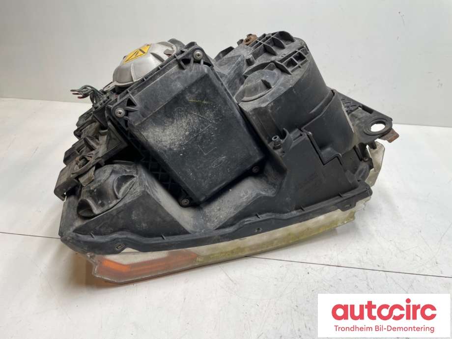 Frontlykt venstre xenon til Land Rover Discovery 2005-2009 (Type III)  (XBC500412|5H2213W030KA|)