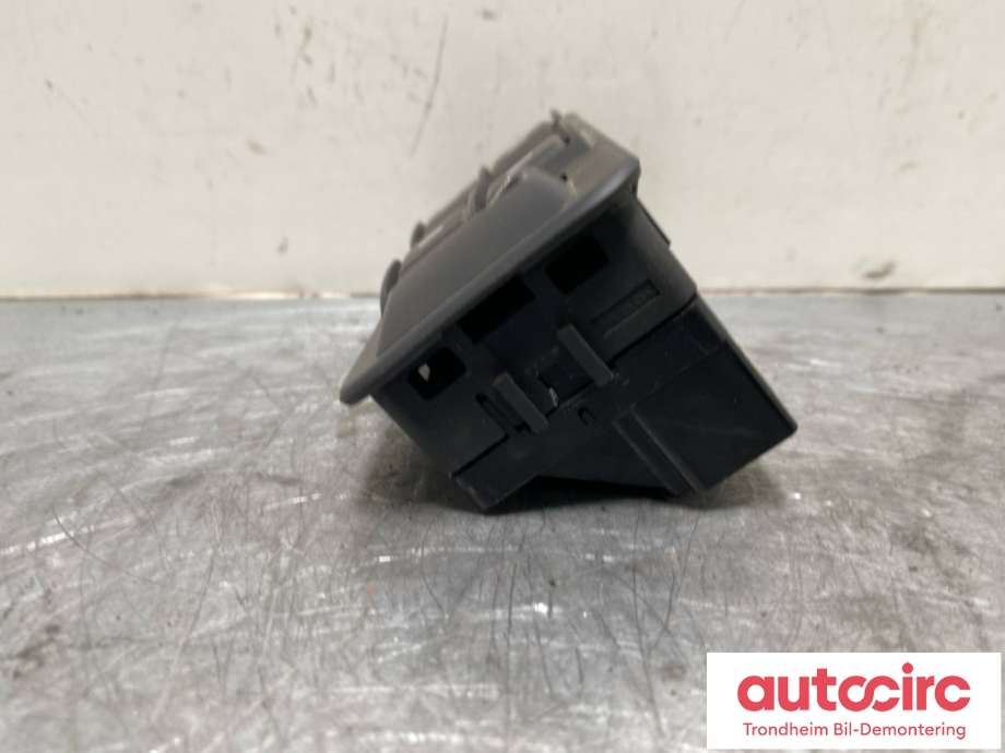 Bryter ruteheis førerdørspanel til Land Rover Discovery 2005-2009 (Type III)  (YUD501110PVJ|5H2214K147GA8PVJ|)