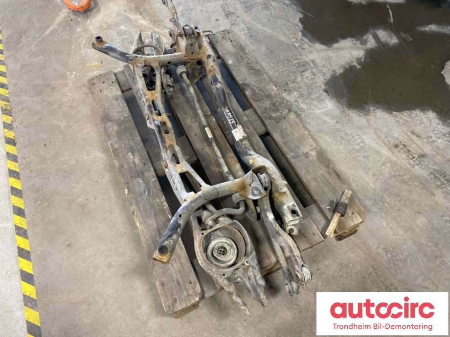 Travers bak til Audi A3 2016-2020 (Type III, Fase 2)  (5Q0505315AB|5WA505315B|)