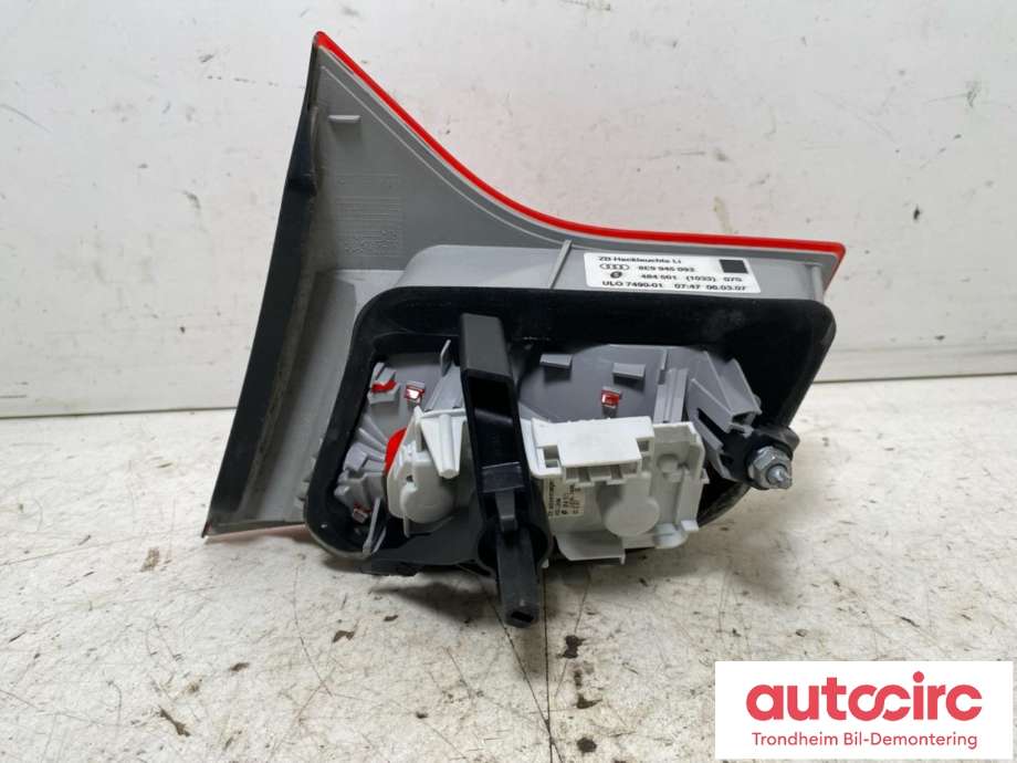 Baklykt venstre indre til Audi A4 2004-2008 (Type III) (B7) (B7) (ZB HECKLEUCHTE LI|8E9945093|ULO7490-01|)