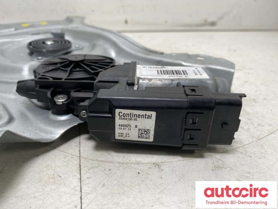 Ruteheis venstre foran til Hyundai Ix35 2010-2015  (824012Y000|82401-2Y000|82470-2Y340)