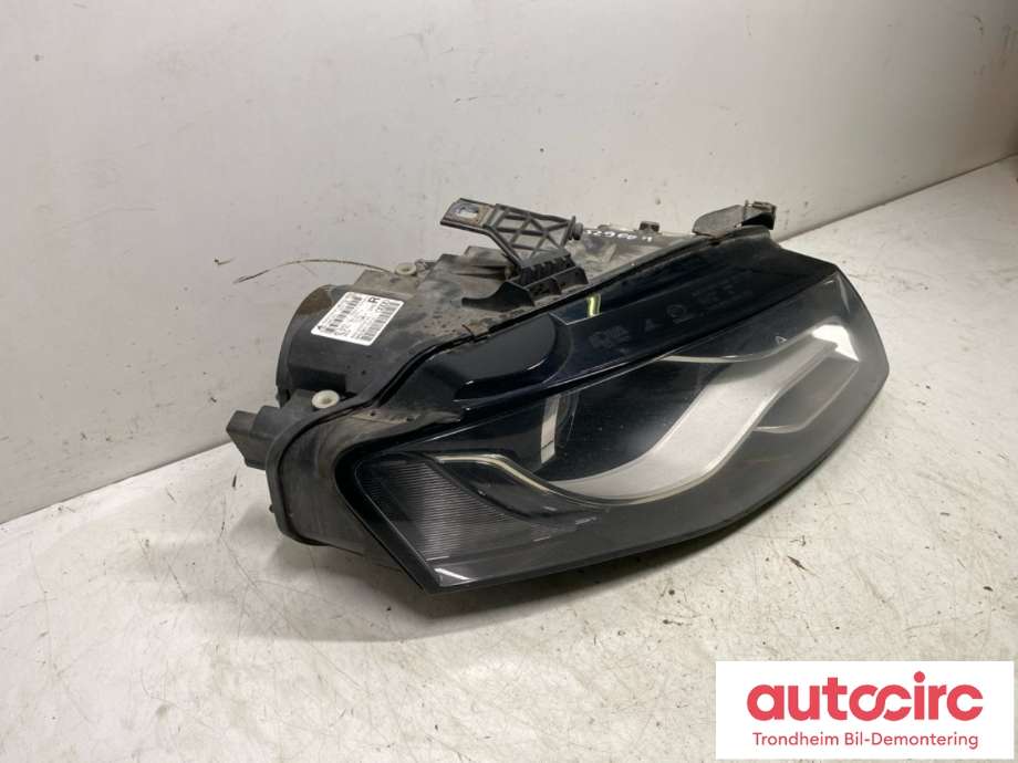 Frontlykt høyre xenon til Audi A4 2007-2014 (Type IV) (B8) (B8) (8K0941030AJ|8K0941004C|0301240272)