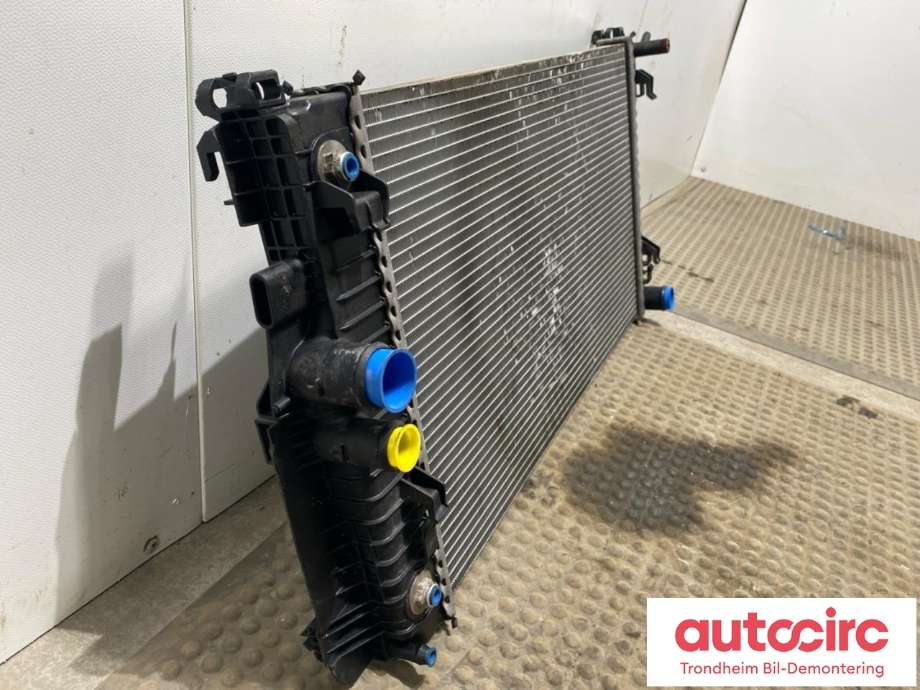 Radiator (automat gir) til Mercedes Vito/Viano 2010-2014 (Fase 2) (W639) (W639) (BEHA|A6395011201|A6395010701|A 639 501 07 01| A 639 501 12 01)