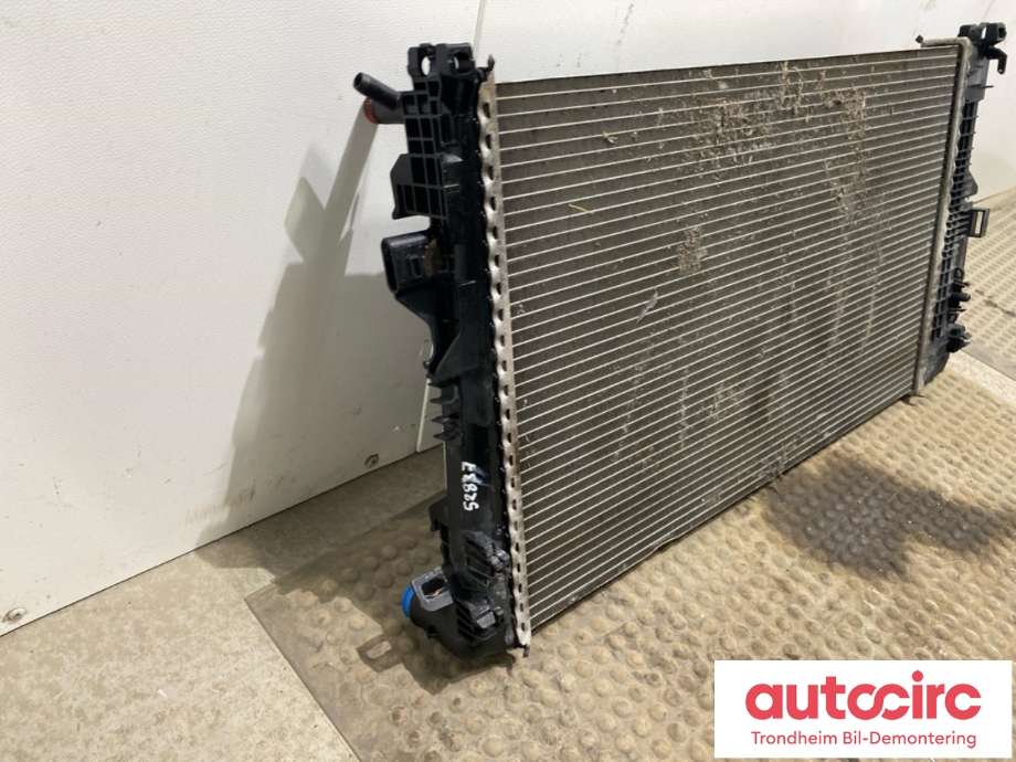 Radiator (automat gir) til Mercedes Vito/Viano 2010-2014 (Fase 2) (W639) (W639) (BEHA|A6395011201|A6395010701|A 639 501 07 01| A 639 501 12 01)