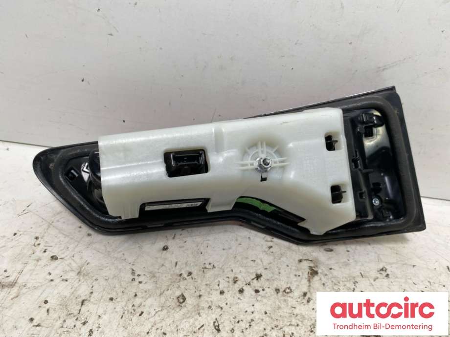 Baklykt venstre indre til BMW iX2 2024-->>  (..|63219448813|)