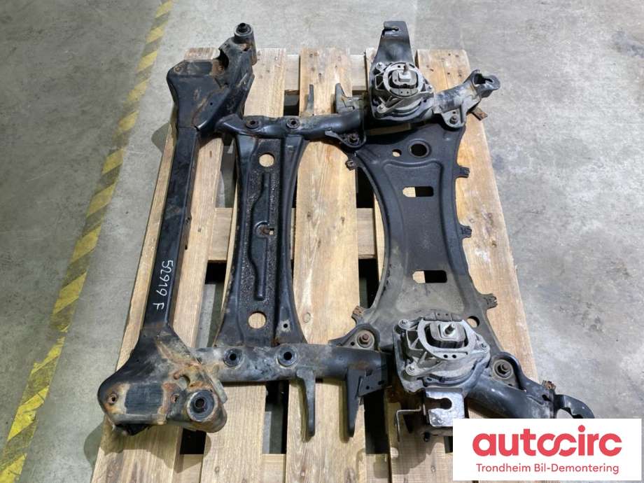 Travers foran hoved til BMW X3 2010-2017 (F25) (F25) (31116787915|)