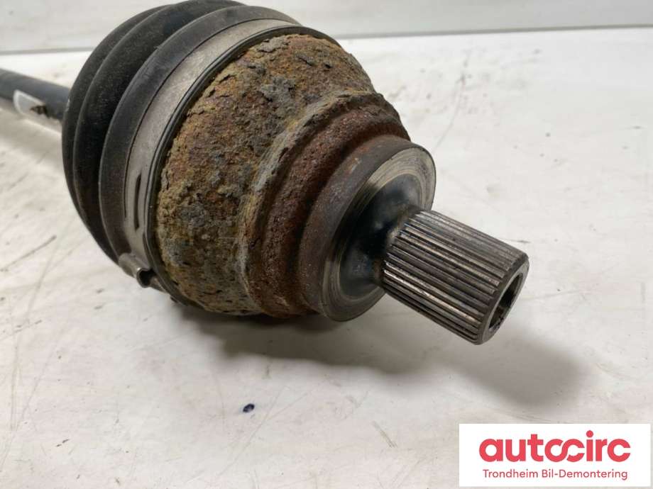 Drivaksel høyre foran, bensin/automat til Audi Q2 2016-->>  (..|5Q0407272DD|5Q0 407 272 DD|)