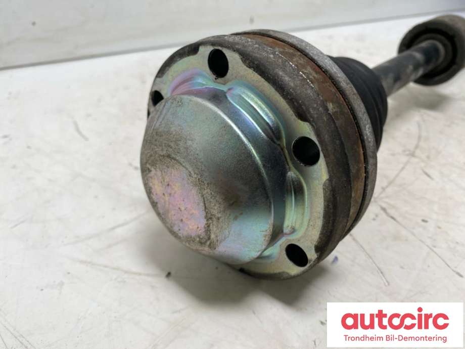 Drivaksel høyre foran, bensin/automat til Audi Q2 2016-->>  (..|5Q0407272DD|5Q0 407 272 DD|)