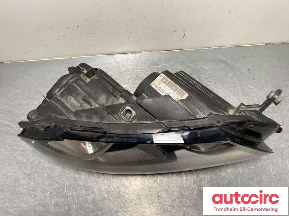 Frontlykt høyre xenon til VW Passat 2011-2015 (B7) (B7) (VALEO|3AB941754|90005333|3AB941752)