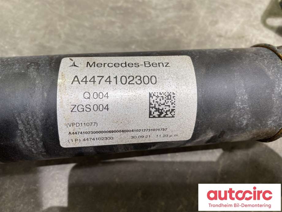 Mellomaksel bakre til Mercedes Vito 2014-->> (W447) (W447) (A4474102300|)