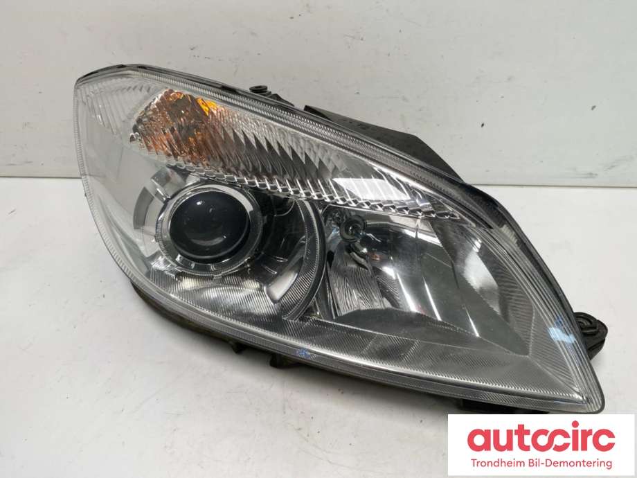 Frontlykt høyre halogen til Škoda Fabia, 2010-2014 (Type II, Fase 2) (...|5J1941018D)