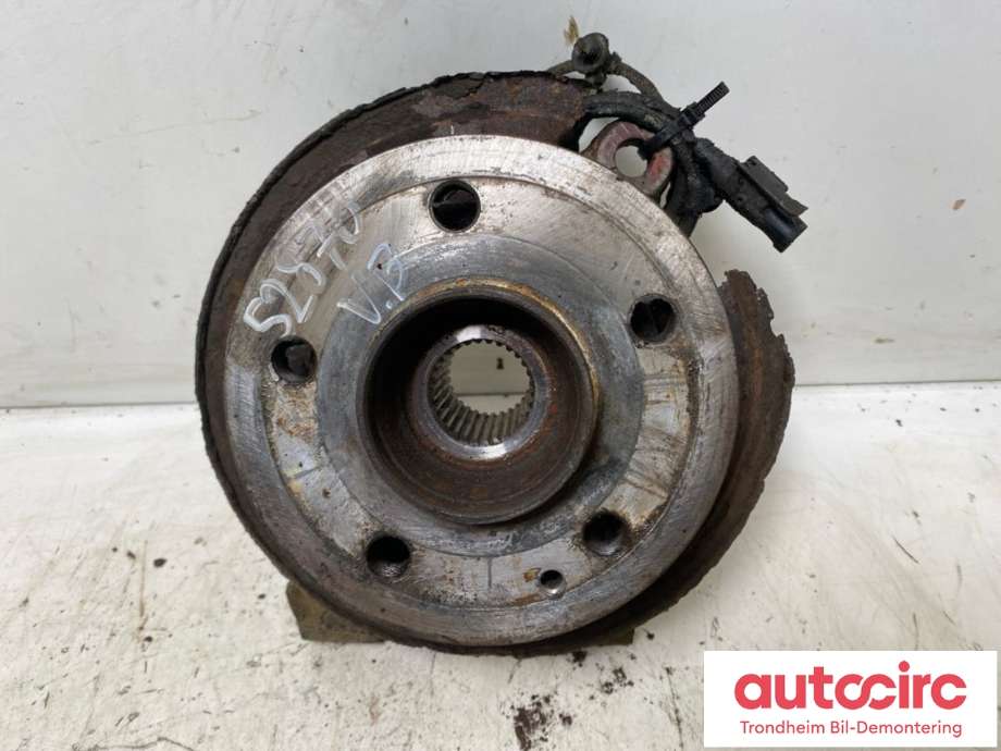Hjulspindel venstre bak til Mercedes Vito, 2014-->> (W447) (W447) (..|A4473505500)