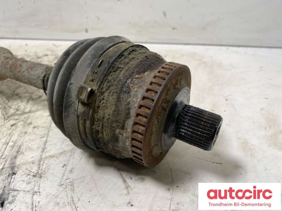 Drivaksel høyre foran, bensin/manuell til VW Passat 2001-2005 (B5,3BG) (B5,3BG) (..|8D0407454X|)