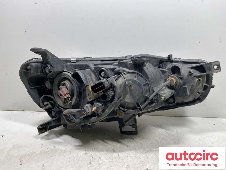 Frontlykt venstre halogen til Mitsubishi Lancer 2008-2017  (8301B623|)