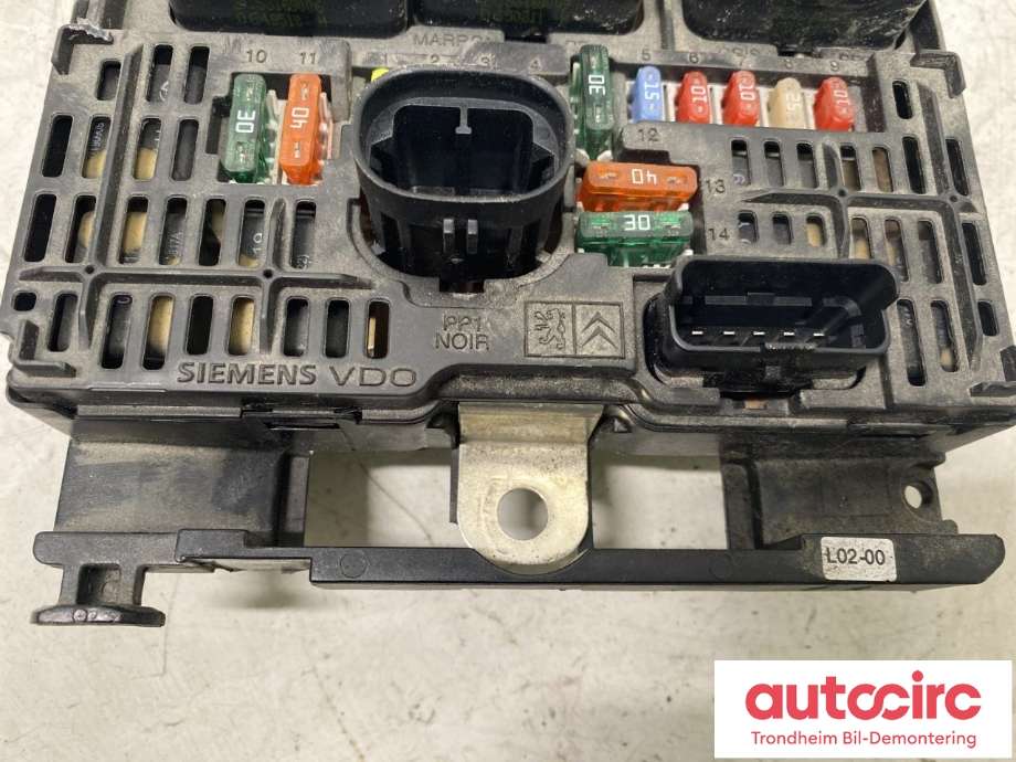 Sikringsboks motorrom til Peugeot 407 2004-2010  (SIEMENS VDO|6500 CG|)
