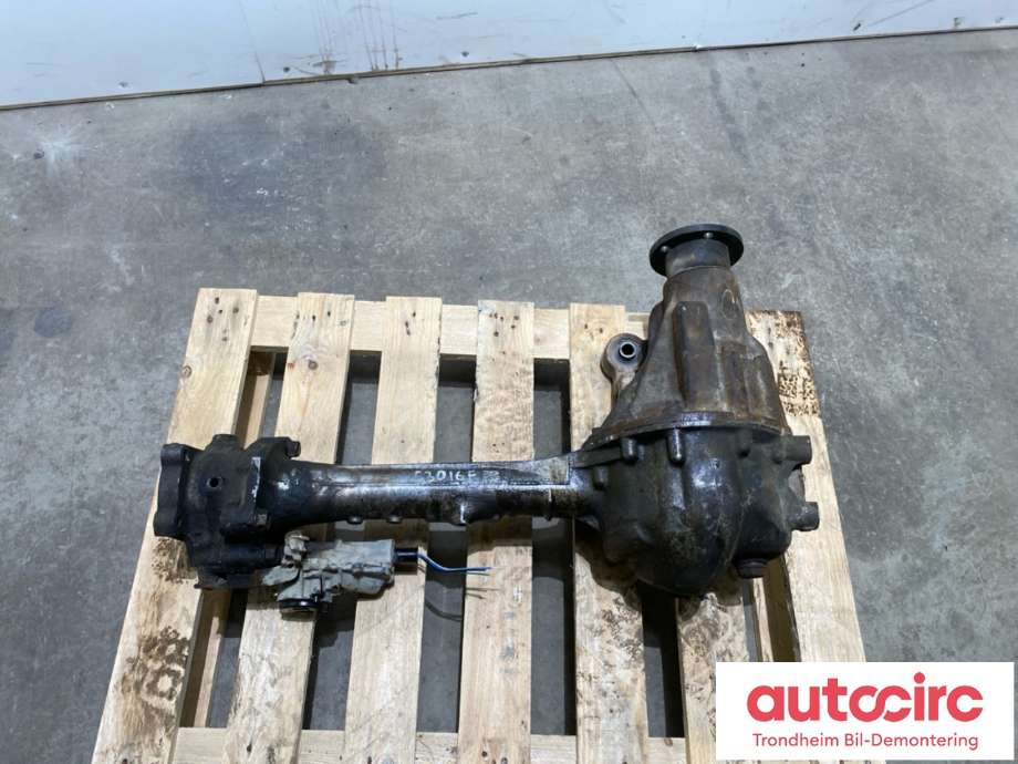 Kardang klokke foran til Isuzu D-Max, 2012-2017 (Type II, Fase 1)  (8-98084-280-8)