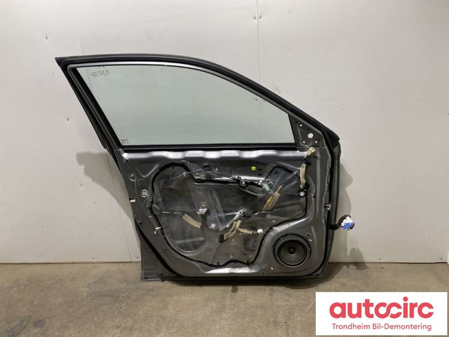 Dør venstre foran til Suzuki Vitara 2015-->> (Type IV)  (68002-54P00|)