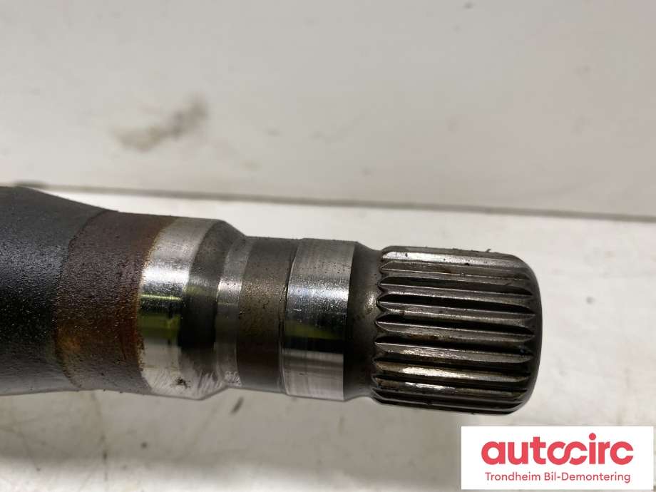 Drivaksel høyre foran, diesel/manuell til Opel Zafira Tourer 2012-2018 (13348259|95520489|1677187780)