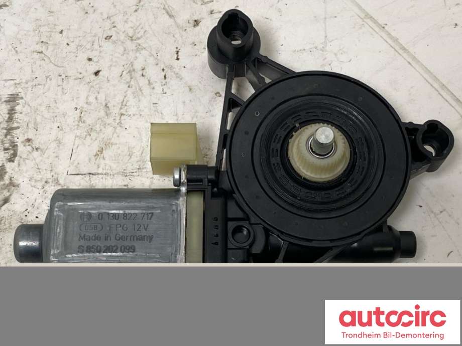 Ruteheis, kun motor, venstre foran til VW Golf VII 2012-2017 (Fase 1)  (BOSCH|5Q0959801B|0130822717|8W0959801)