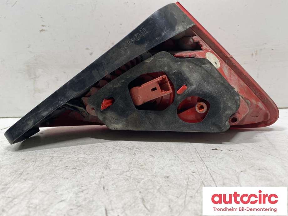 Baklykt venstre indre til Peugeot 3008 2009-2016 (Type I)  (PEUGEOT|6350 HE|)