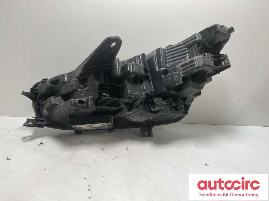 Frontlykt høyre full-LED til Ford Mustang Mach-e 2020-->>  (2531864|LJ8B-13E014-BE|)