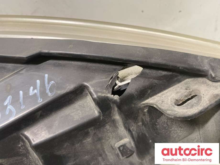 Frontlykt venstre halogen til Ford Fiesta 2008-2012 (Type VI, Fase 1)  (HELLA|1740028|8A61-13W030-CH|8A61-13W030-CG)