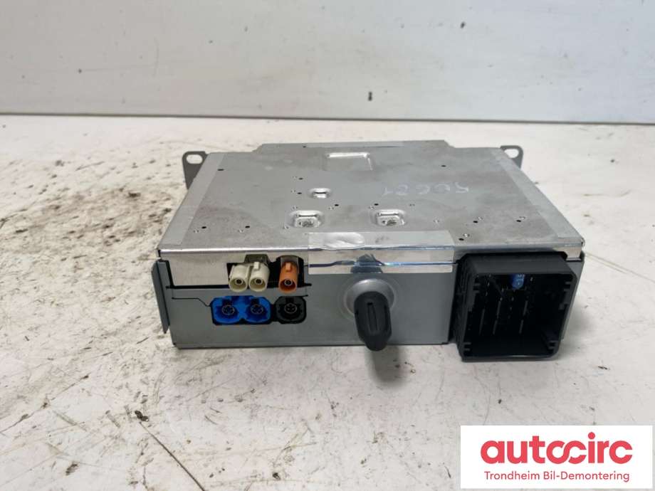 Bilstereo navigasjon til Opel Vivaro C 2020-->>  (BOSCH|9833500080|7 503 900 287|)